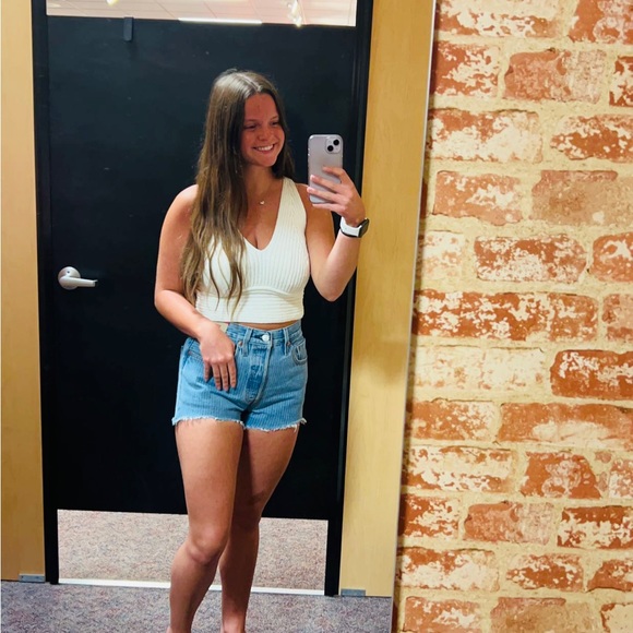 Meet your Posher, Melia - Picture 1 of 1